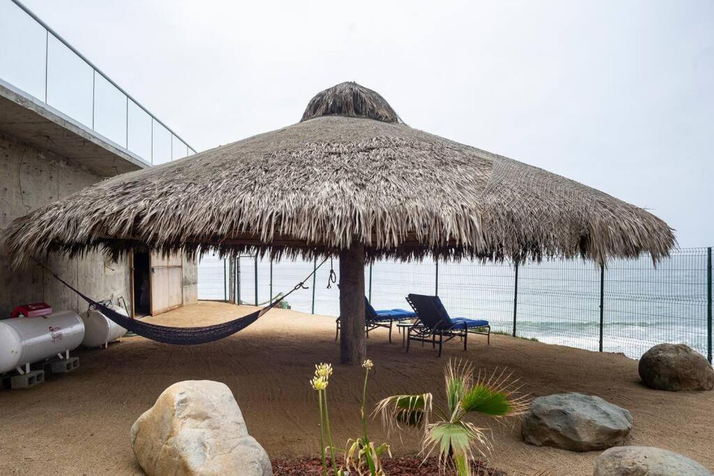 Triton'S Playhouse Beachfront Primo Tapia Ngoại thất bức ảnh
