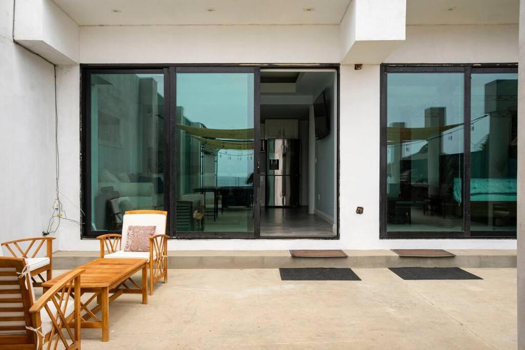 Triton'S Playhouse Beachfront Primo Tapia Ngoại thất bức ảnh