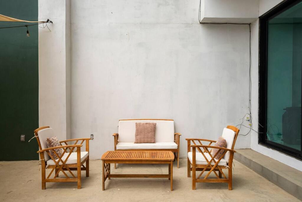 Triton'S Playhouse Beachfront Primo Tapia Ngoại thất bức ảnh
