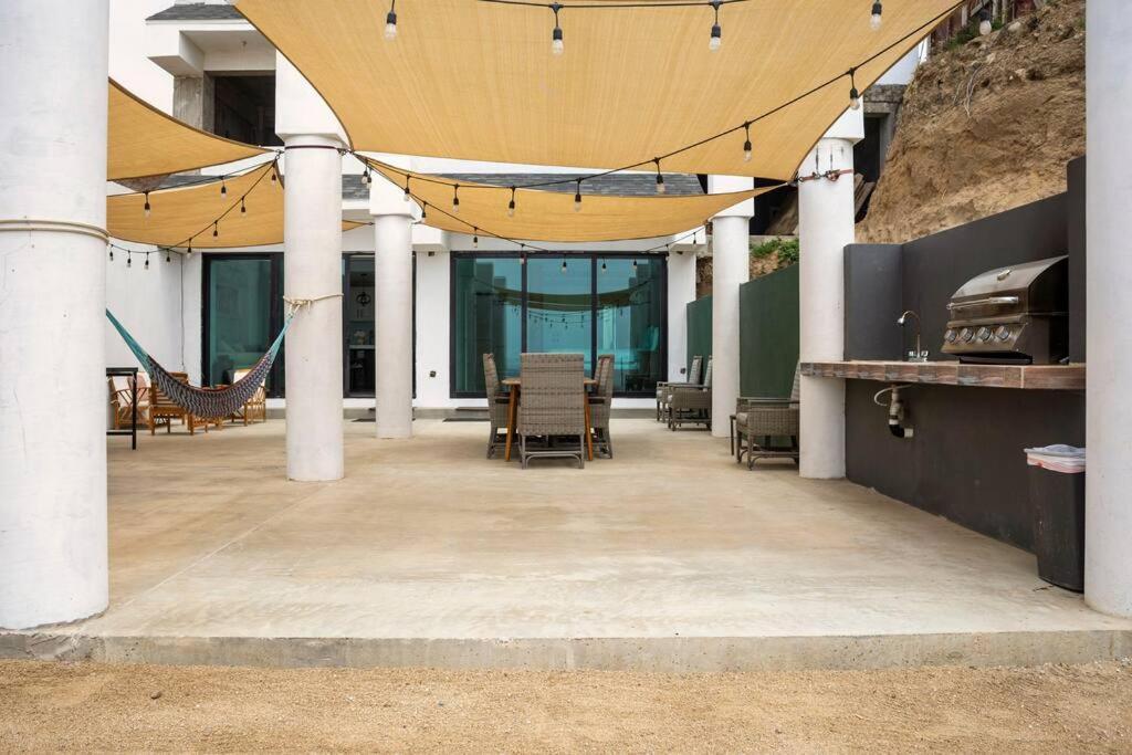 Triton'S Playhouse Beachfront Primo Tapia Ngoại thất bức ảnh